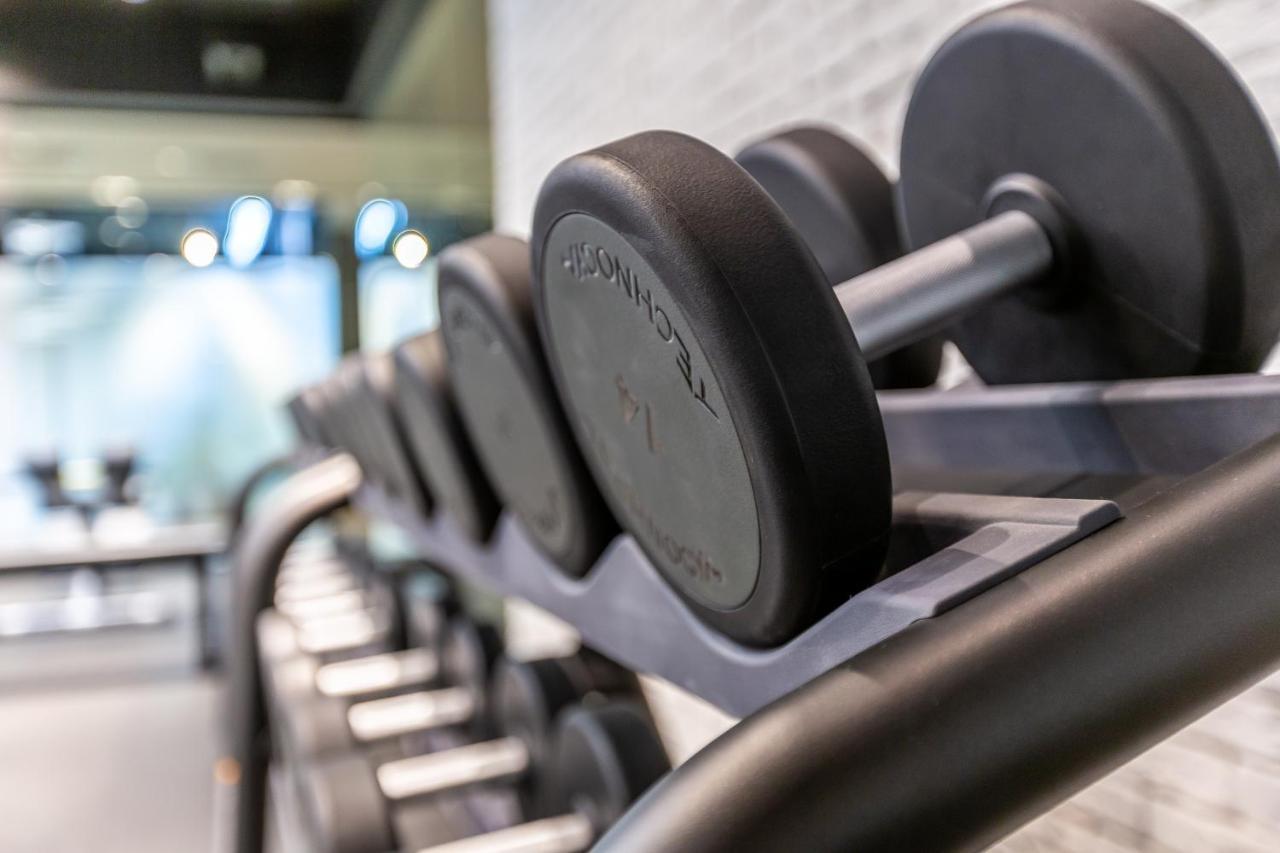 Ivy Garden Hotel Баку Екстер'єр фото Dumbbells on a rack
