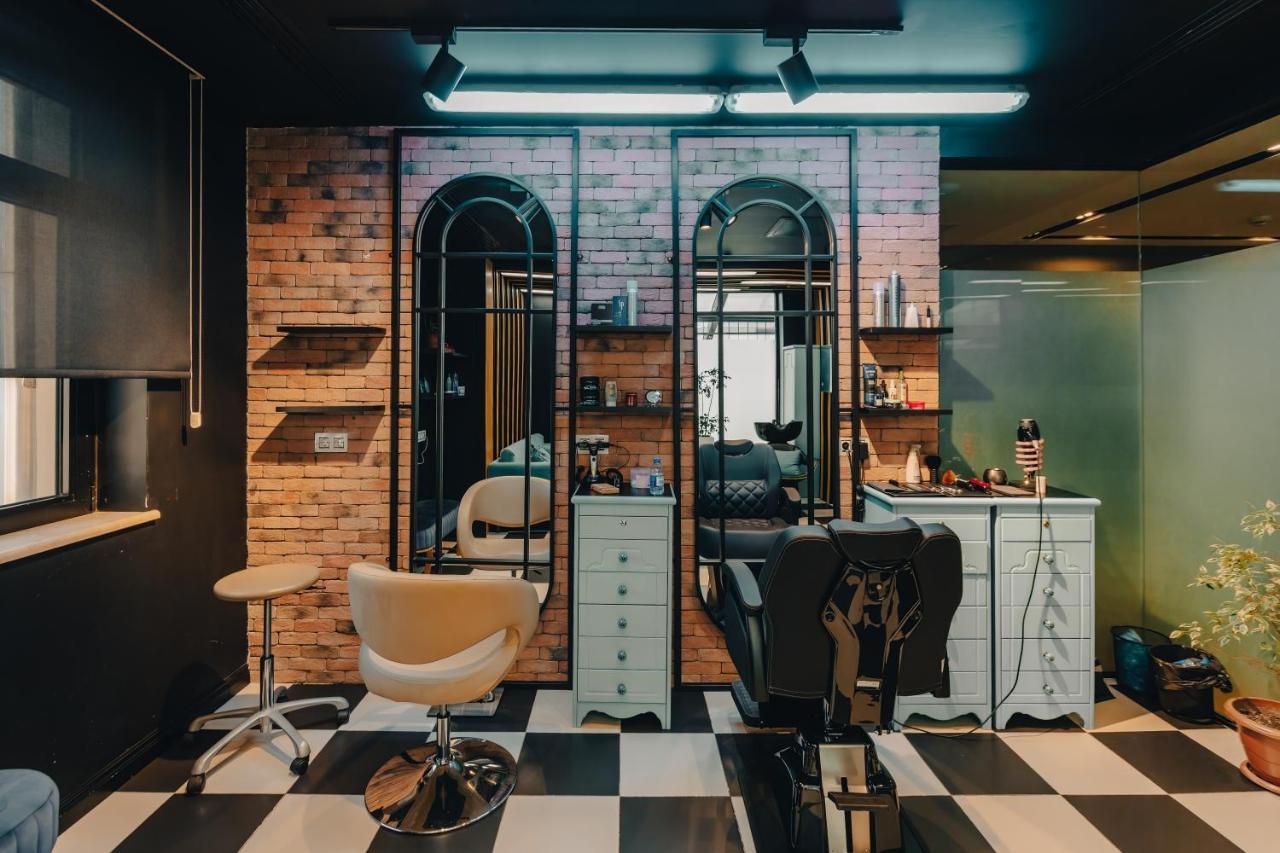 Ivy Garden Hotel Баку Екстер'єр фото A modern barbershop in Seoul, South Korea