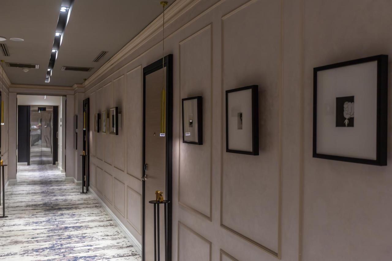 Ivy Garden Hotel Баку Екстер'єр фото A corridor on the 10th floor