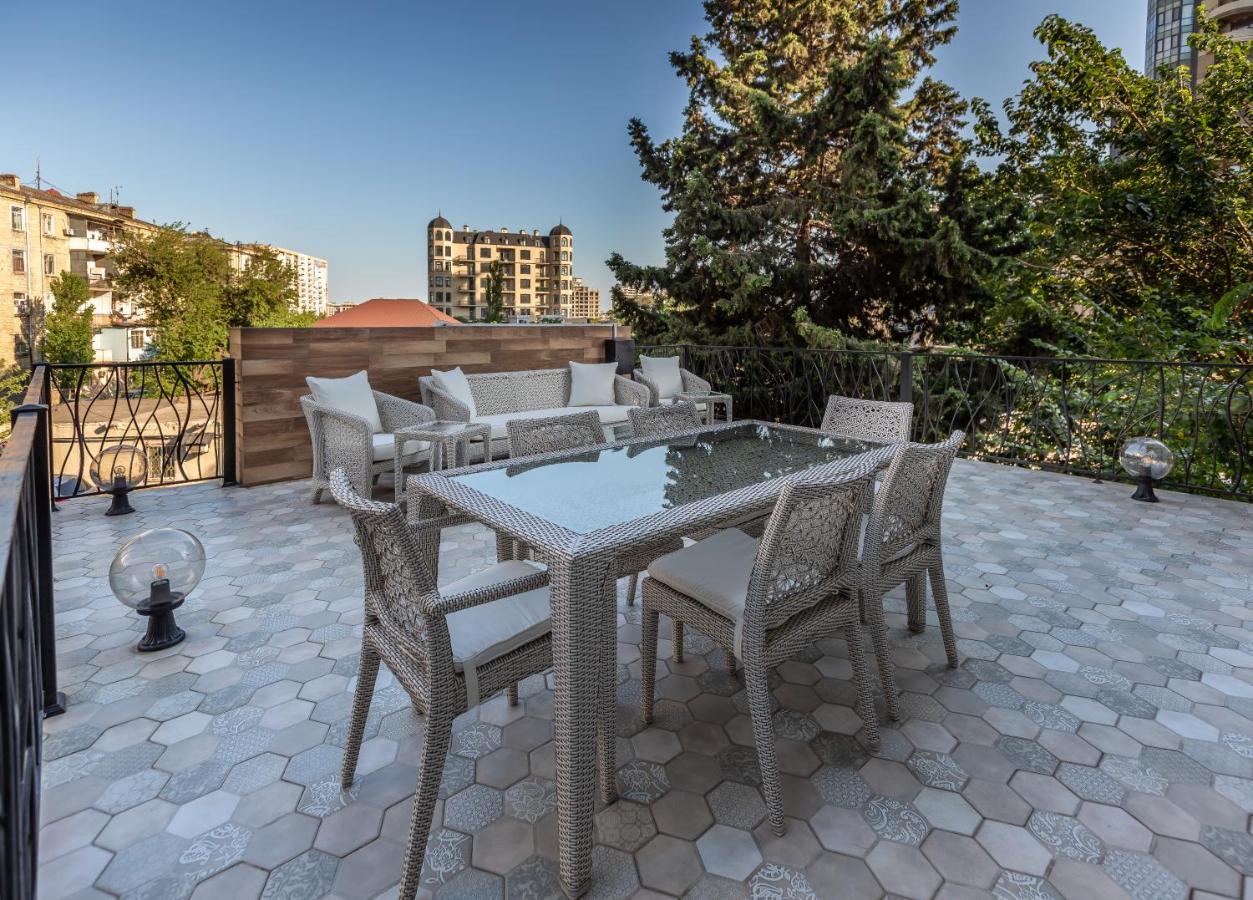 Ivy Garden Hotel Баку Екстер'єр фото Rooftop terrace