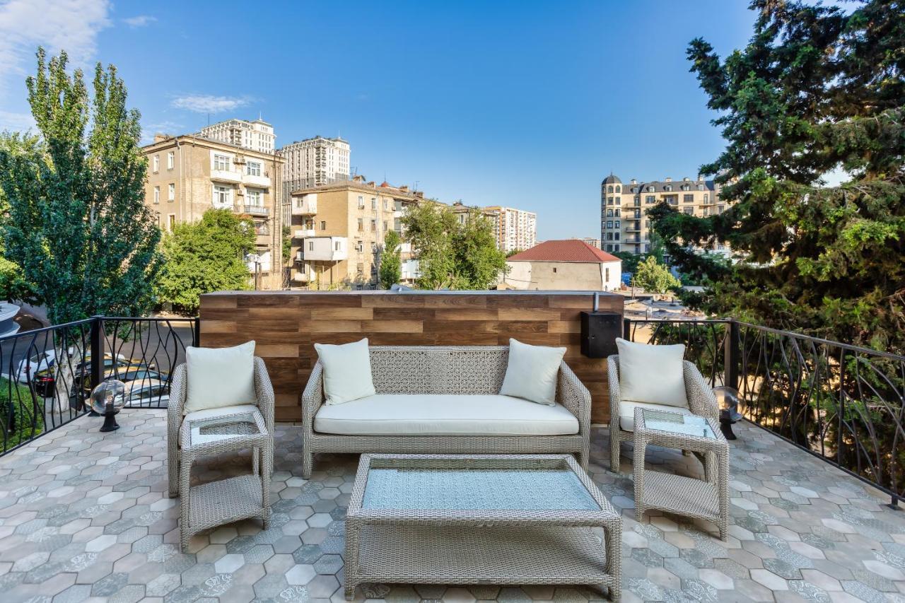 Ivy Garden Hotel Баку Екстер'єр фото Rooftop terrace